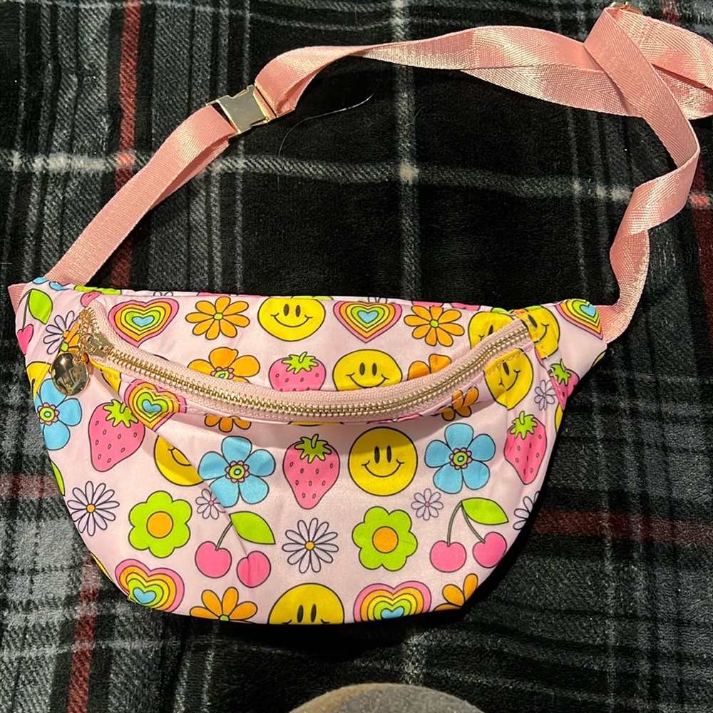 Fun Fanny pack ( you can where it like a belt bag )
